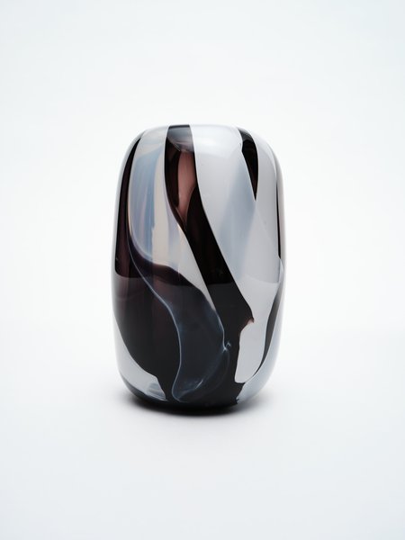 Black Vase 8
